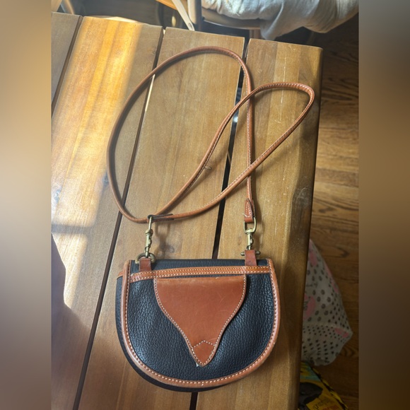 Vintage Dooney & Bourke Small Belt Bag - Picture 6 of 7